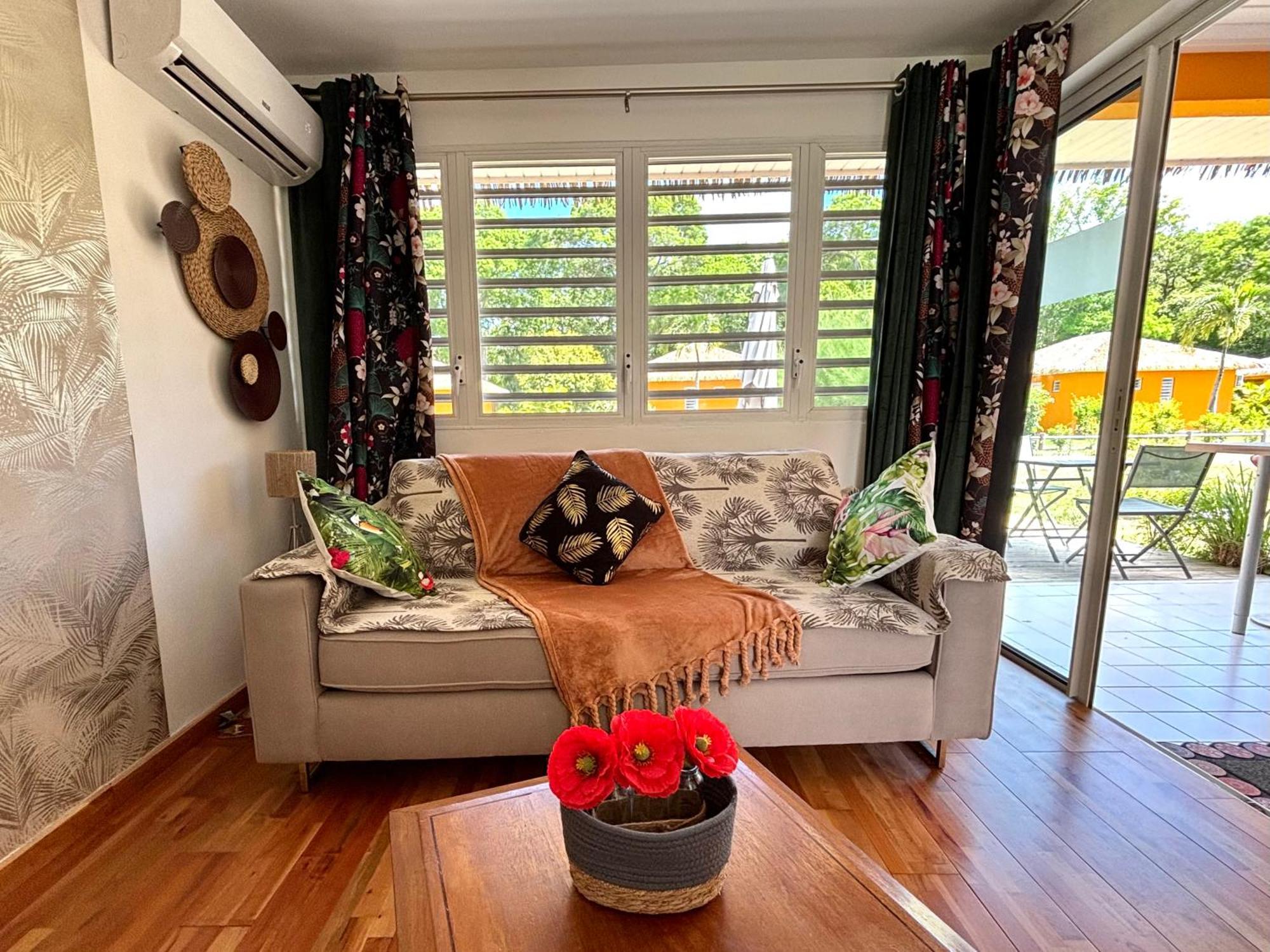 Bungalow La Kawannaise - Piscine, Terrasse, Plage Grand-Bourg  외부 사진